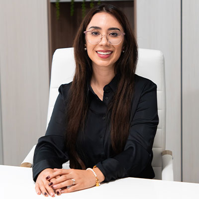 Foto de Karla Arriaga Directora Corporativa